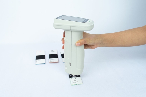 10nm Portable Spectrophotometer Colorimeter With 3.5 Inches Touch Screen 0-200% Wavelength